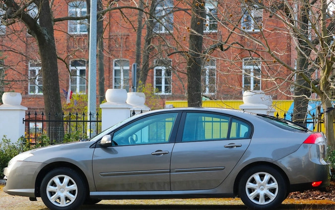 Renault Laguna cena 18800 przebieg: 177098, rok produkcji 2009 z Dzierżoniów małe 667